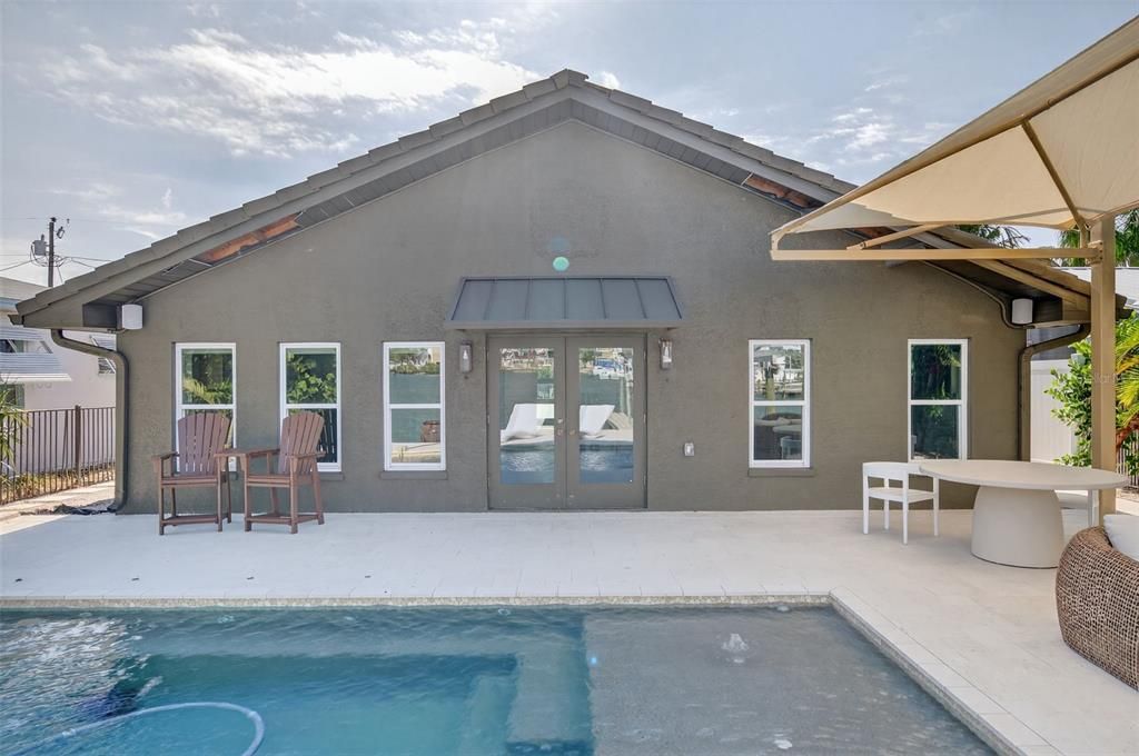 Active With Contract: $800,000 (2 beds, 2 baths, 1375 Square Feet)