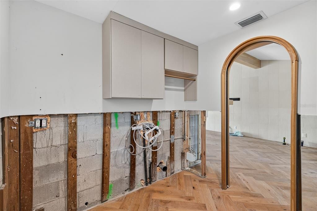 Active With Contract: $800,000 (2 beds, 2 baths, 1375 Square Feet)