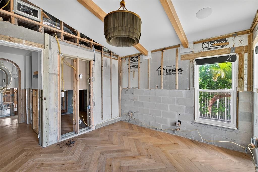 Active With Contract: $800,000 (2 beds, 2 baths, 1375 Square Feet)