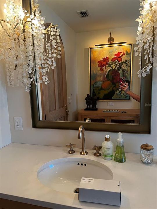 Active With Contract: $800,000 (2 beds, 2 baths, 1375 Square Feet)