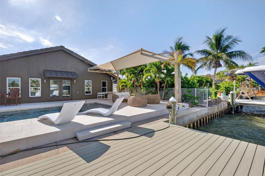 Active With Contract: $800,000 (2 beds, 2 baths, 1375 Square Feet)