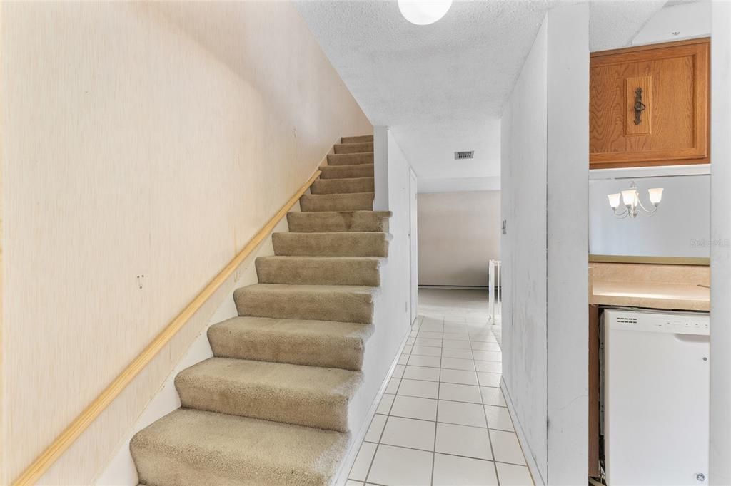 For Sale: $129,000 (2 beds, 2 baths, 1087 Square Feet)