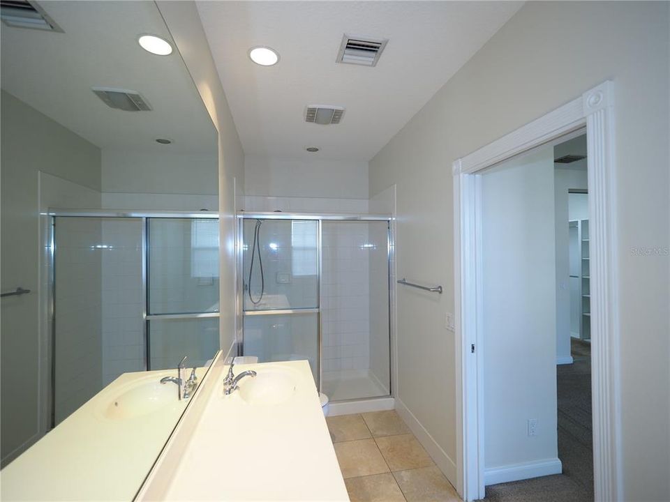 For Rent: $2,100 (3 beds, 2 baths, 1652 Square Feet)