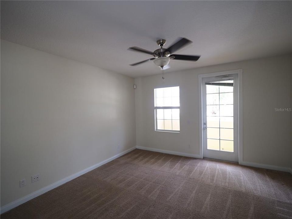 For Rent: $2,100 (3 beds, 2 baths, 1652 Square Feet)