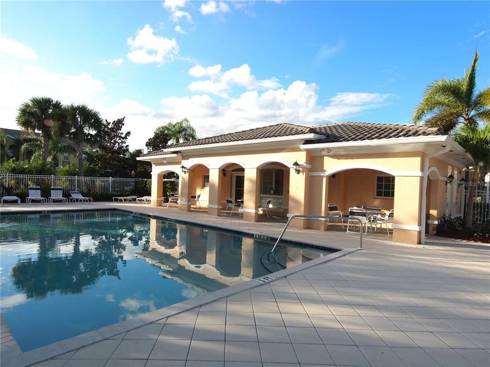 For Rent: $2,100 (3 beds, 2 baths, 1652 Square Feet)