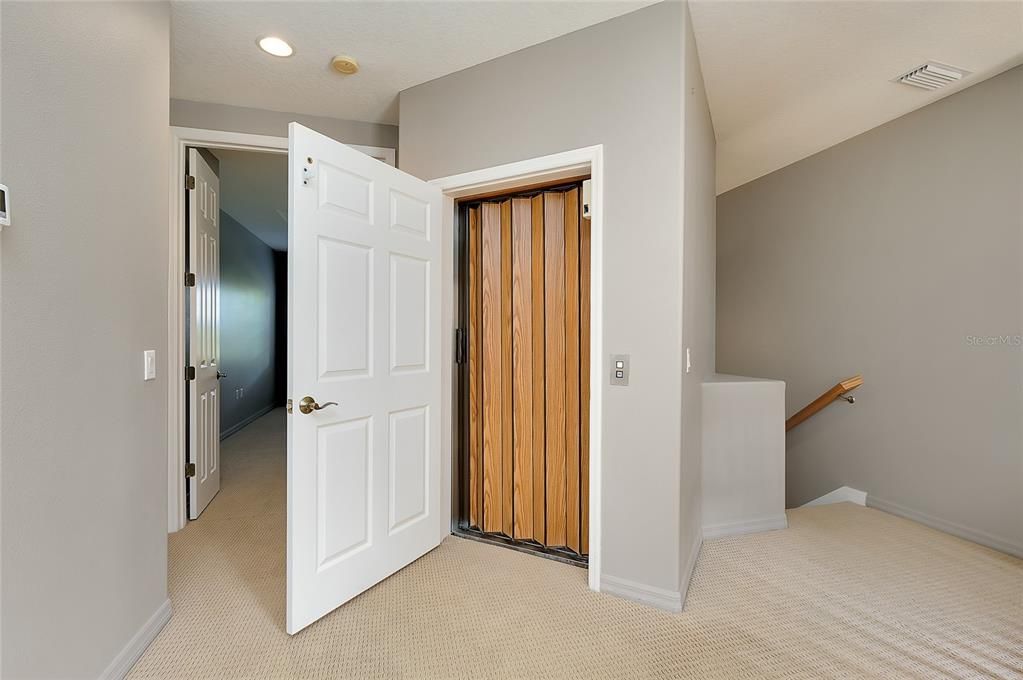 For Sale: $457,000 (3 beds, 2 baths, 2196 Square Feet)