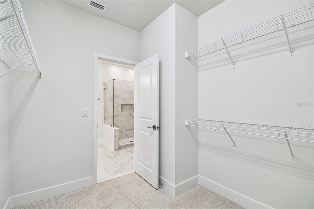 合同活跃: $499,990 (3 贝兹, 3 浴室, 1952 平方英尺)