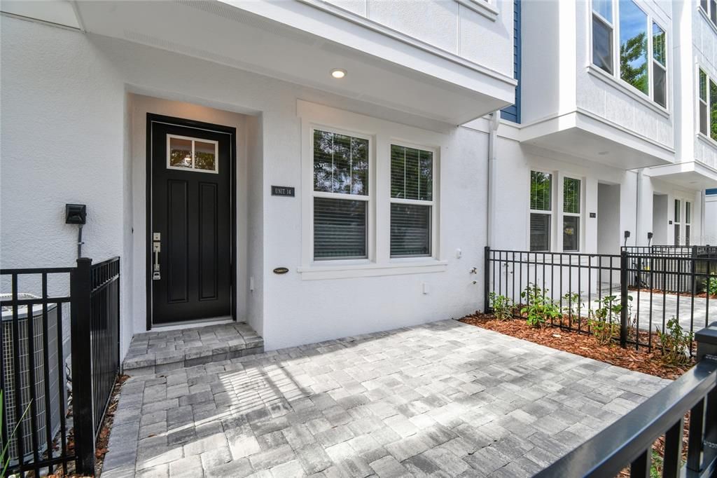 合同活跃: $499,990 (3 贝兹, 3 浴室, 1952 平方英尺)