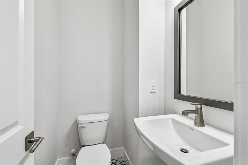 合同活跃: $499,990 (3 贝兹, 3 浴室, 1952 平方英尺)