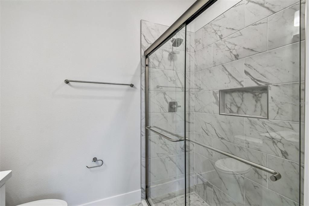 合同活跃: $499,990 (3 贝兹, 3 浴室, 1952 平方英尺)