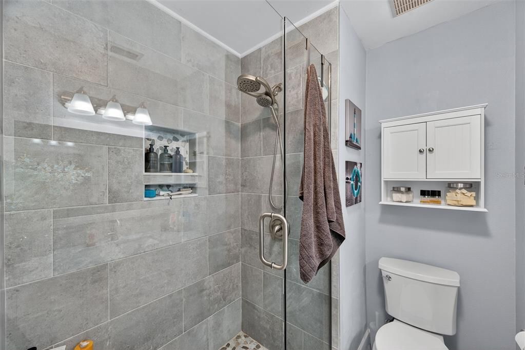 Active With Contract: $400,000 (2 beds, 2 baths, 1172 Square Feet)