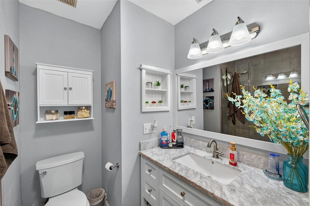 Active With Contract: $400,000 (2 beds, 2 baths, 1172 Square Feet)