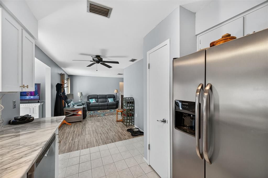 Active With Contract: $400,000 (2 beds, 2 baths, 1172 Square Feet)