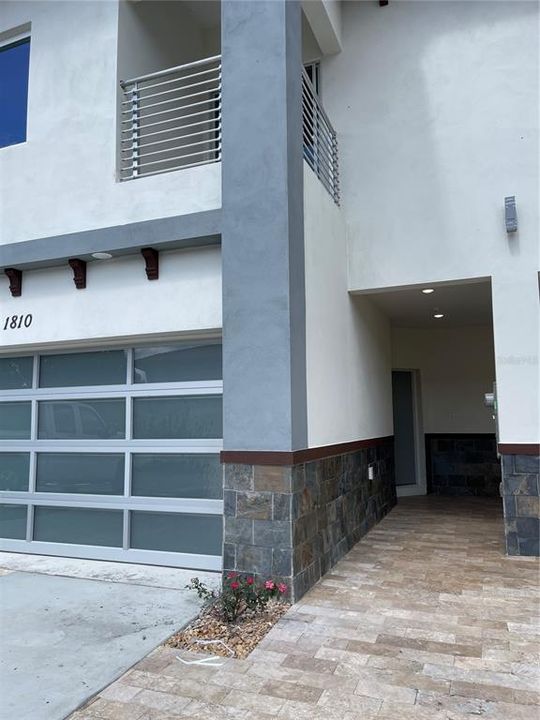 For Rent: $2,600 (4 beds, 3 baths, 2224 Square Feet)