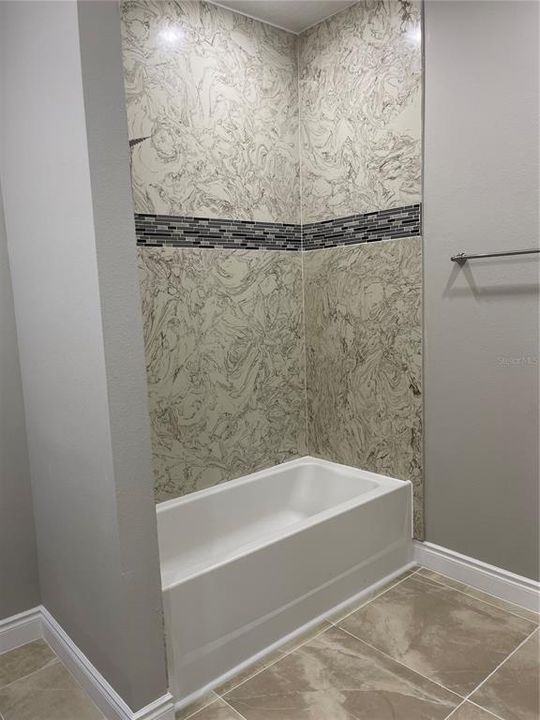 For Rent: $2,600 (4 beds, 3 baths, 2224 Square Feet)