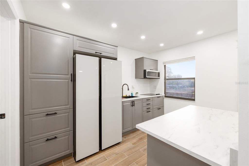 For Sale: $115,000 (1 beds, 1 baths, 462 Square Feet)