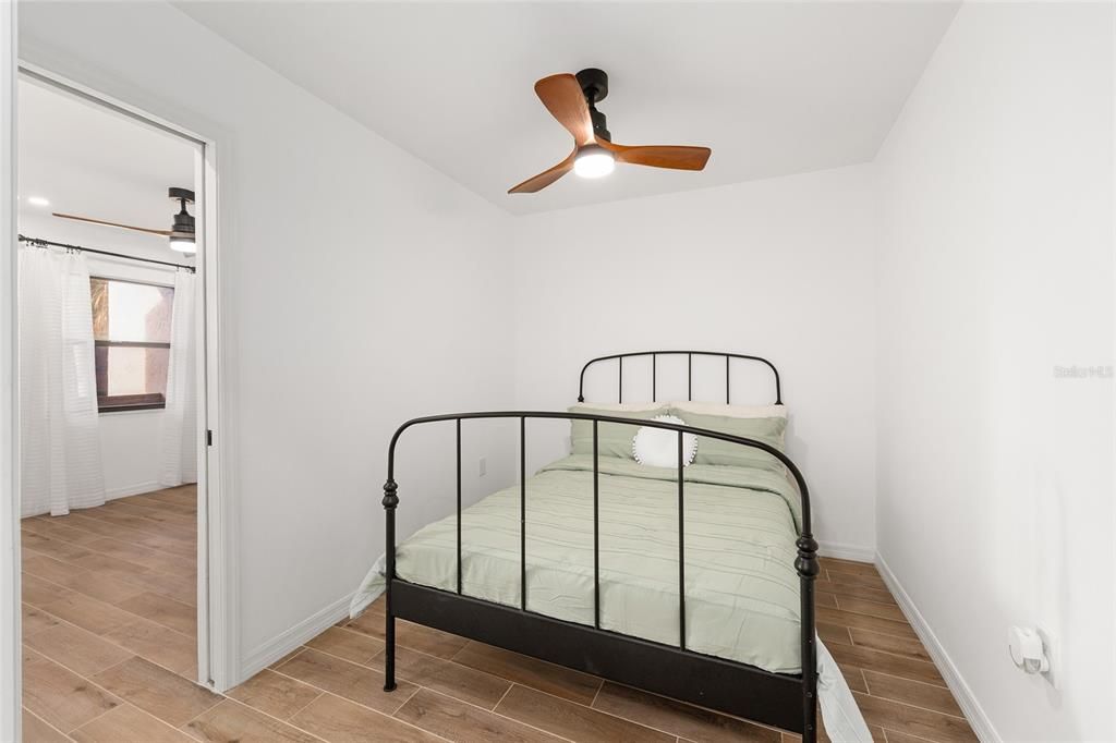 For Sale: $115,000 (1 beds, 1 baths, 462 Square Feet)