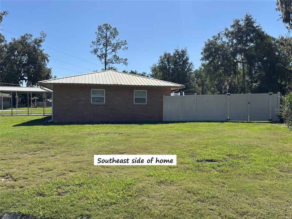 待售: $240,000 (3 贝兹, 2 浴室, 1024 平方英尺)