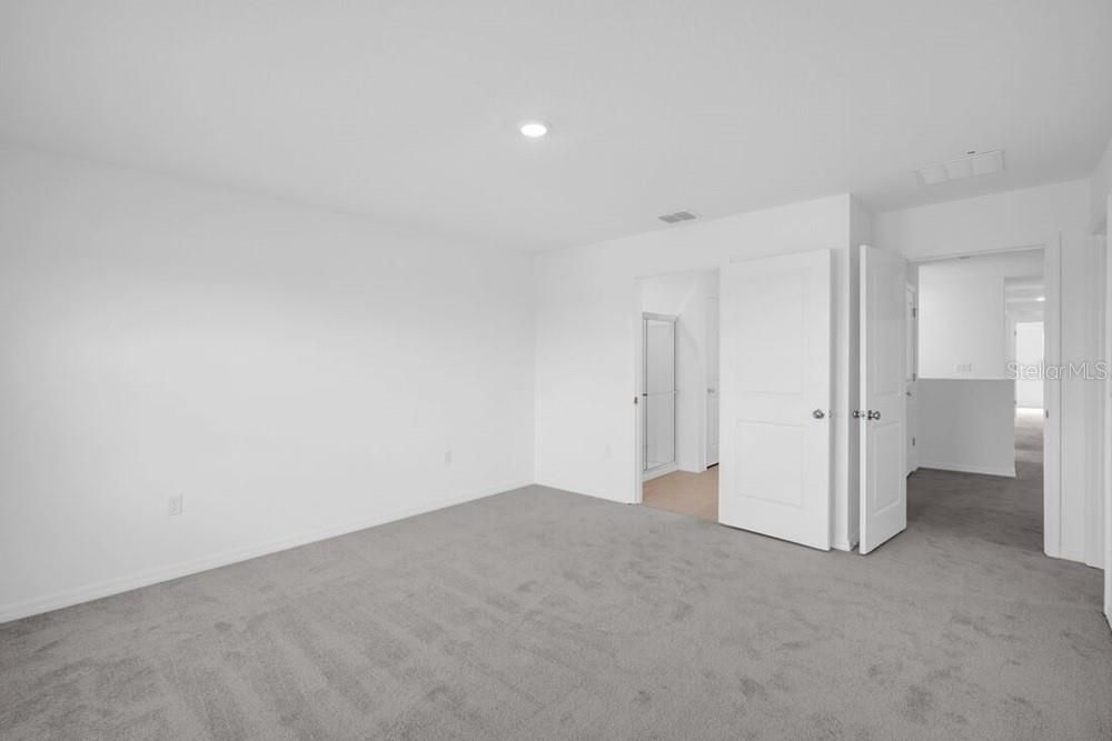 Под контрактом: $379,000 (5 спален, 3 ванн, 2517 Квадратных фут)