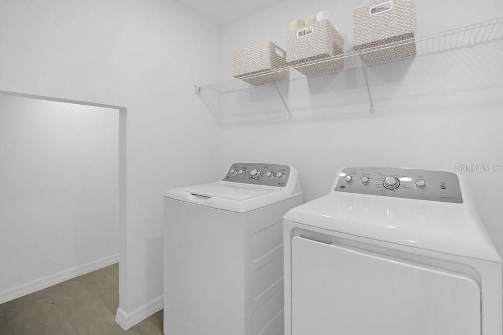 Под контрактом: $379,000 (5 спален, 3 ванн, 2517 Квадратных фут)