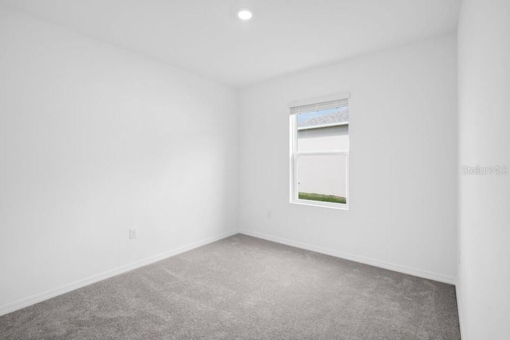 Под контрактом: $379,000 (5 спален, 3 ванн, 2517 Квадратных фут)