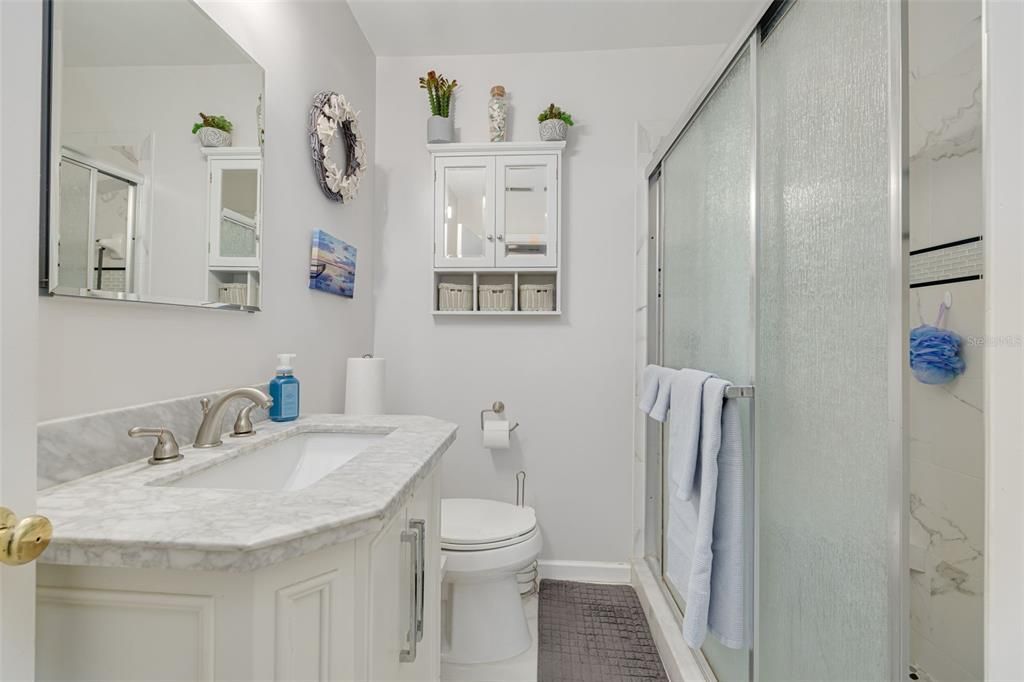 合同活跃: $475,000 (3 贝兹, 2 浴室, 1358 平方英尺)