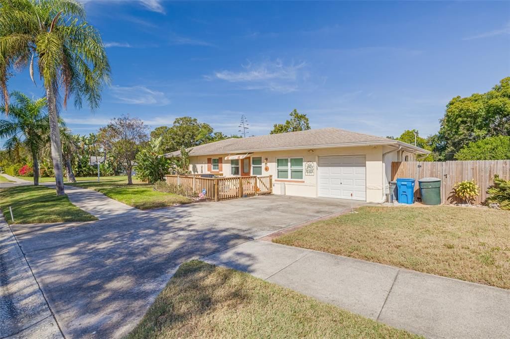 合同活跃: $475,000 (3 贝兹, 2 浴室, 1358 平方英尺)