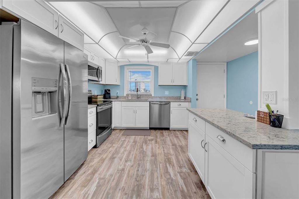 Active With Contract: $235,000 (2 beds, 2 baths, 1040 Square Feet)