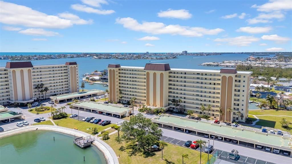 Active With Contract: $235,000 (2 beds, 2 baths, 1040 Square Feet)