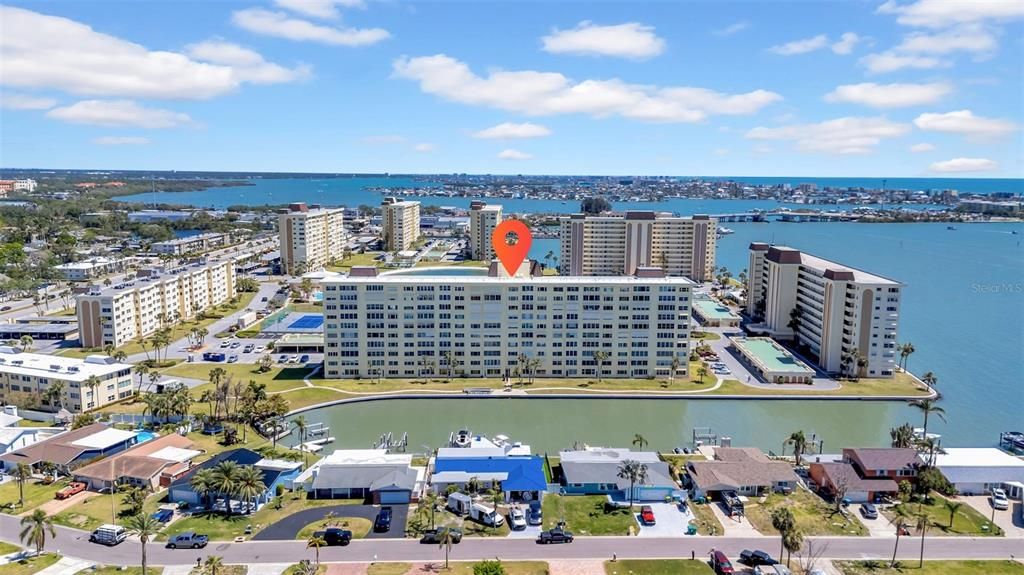 Active With Contract: $235,000 (2 beds, 2 baths, 1040 Square Feet)