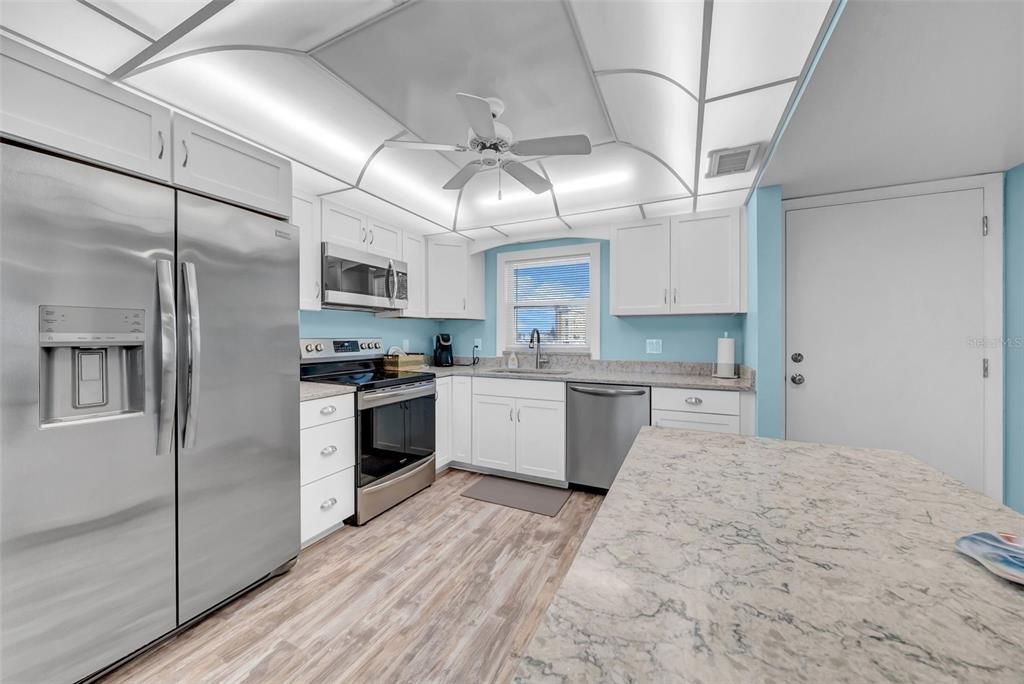 Active With Contract: $235,000 (2 beds, 2 baths, 1040 Square Feet)