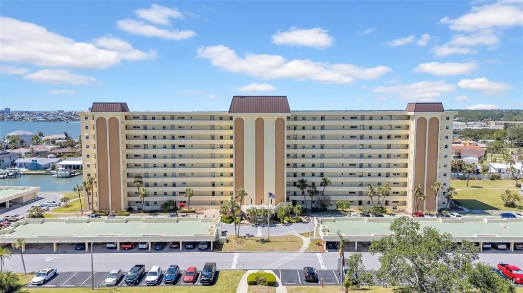 Active With Contract: $235,000 (2 beds, 2 baths, 1040 Square Feet)