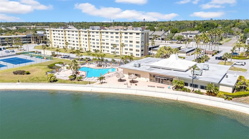 Active With Contract: $235,000 (2 beds, 2 baths, 1040 Square Feet)