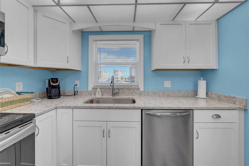 Active With Contract: $235,000 (2 beds, 2 baths, 1040 Square Feet)