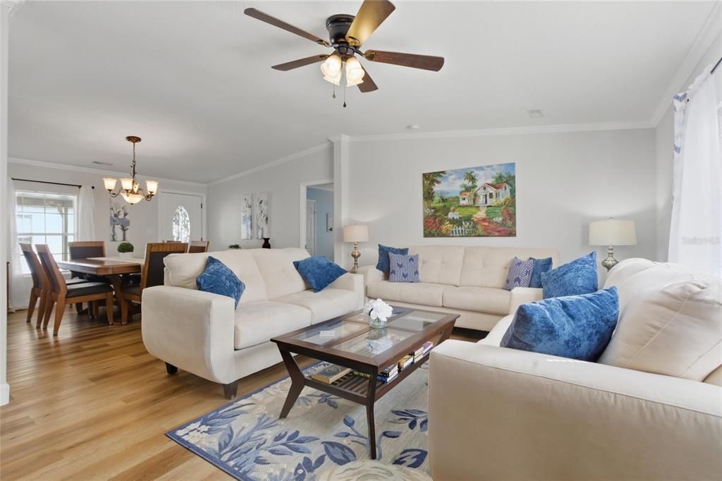 For Sale: $225,000 (2 beds, 2 baths, 1269 Square Feet)