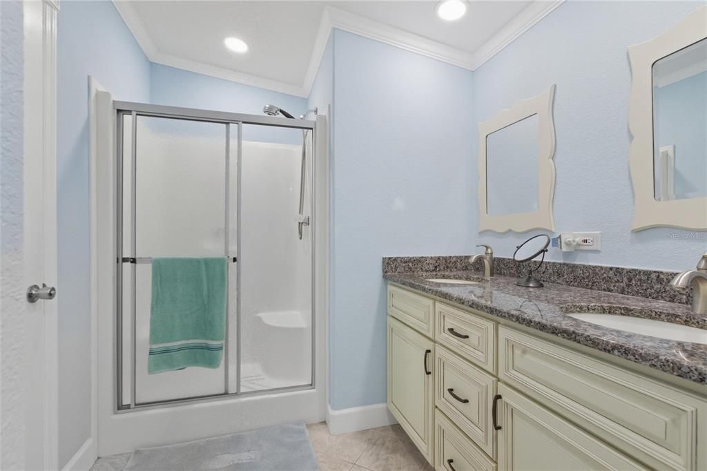 For Sale: $225,000 (2 beds, 2 baths, 1269 Square Feet)