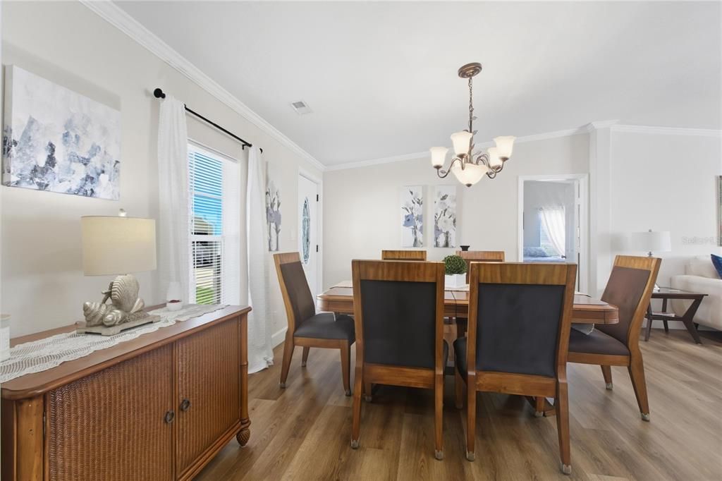 For Sale: $225,000 (2 beds, 2 baths, 1269 Square Feet)