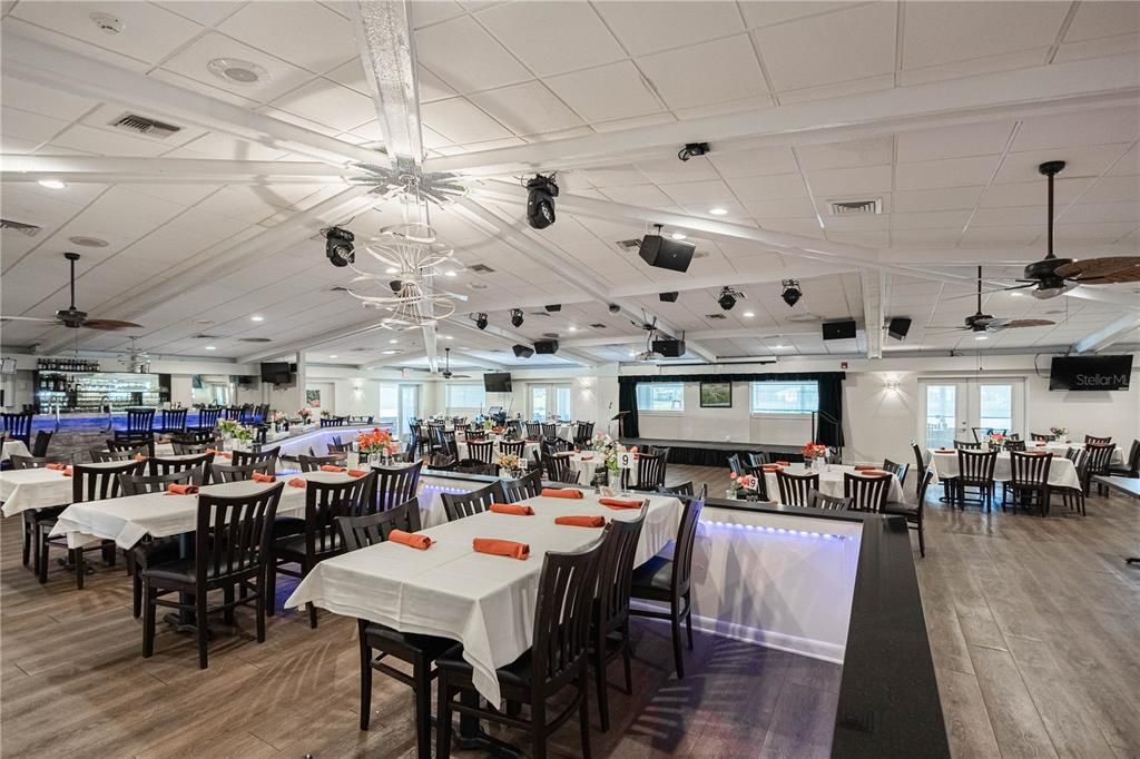 For Sale: $225,000 (2 beds, 2 baths, 1269 Square Feet)