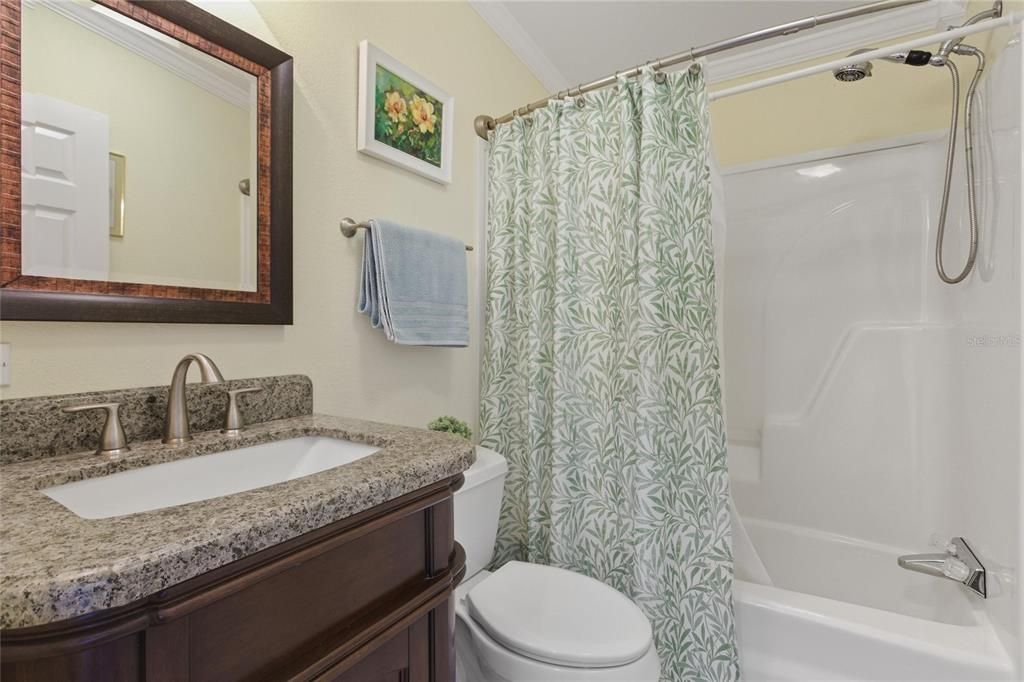 For Sale: $225,000 (2 beds, 2 baths, 1269 Square Feet)