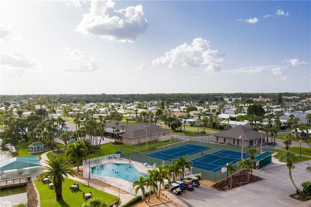 For Sale: $225,000 (2 beds, 2 baths, 1269 Square Feet)