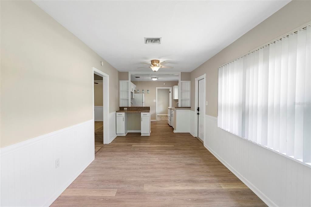 待售: $350,000 (3 贝兹, 1 浴室, 1334 平方英尺)