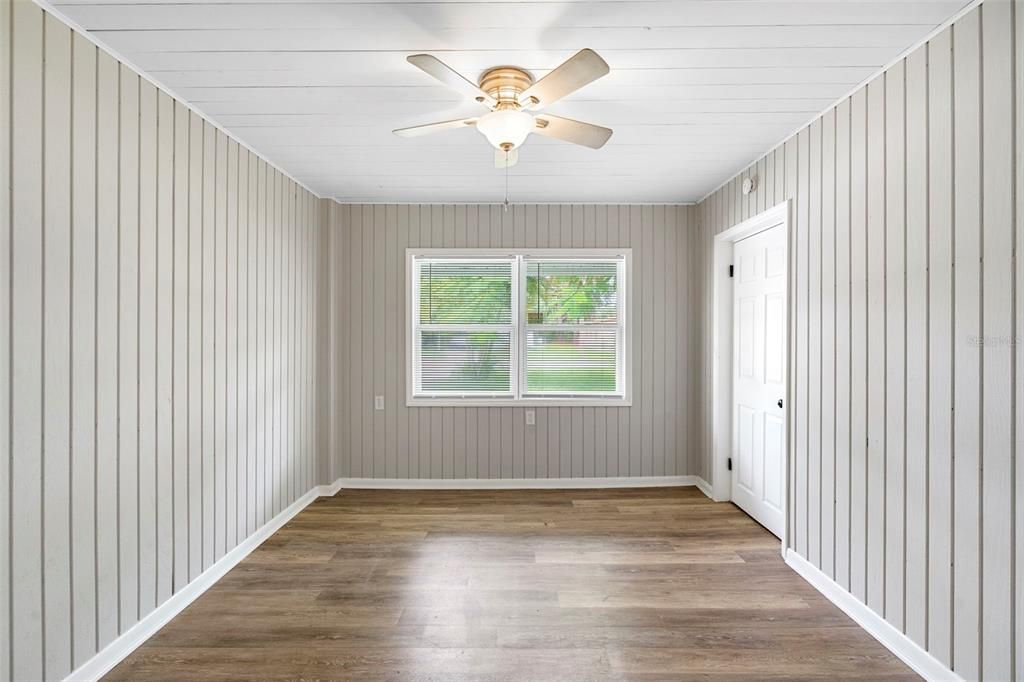 待售: $350,000 (3 贝兹, 1 浴室, 1334 平方英尺)