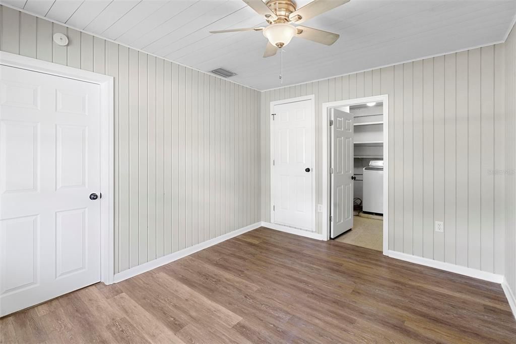 待售: $350,000 (3 贝兹, 1 浴室, 1334 平方英尺)