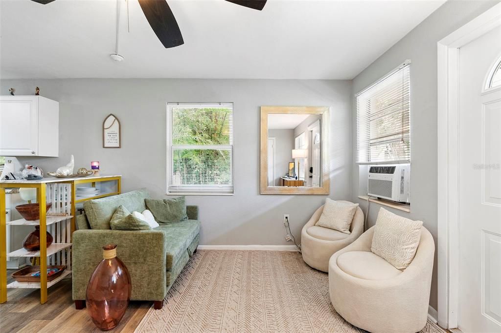 待售: $350,000 (3 贝兹, 1 浴室, 1334 平方英尺)