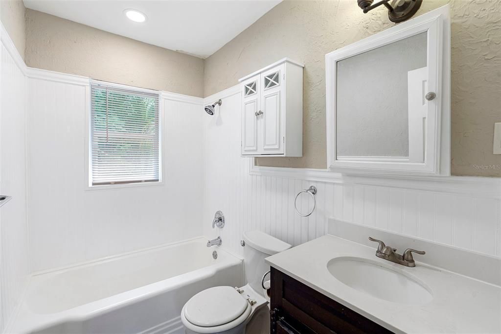 待售: $350,000 (3 贝兹, 1 浴室, 1334 平方英尺)