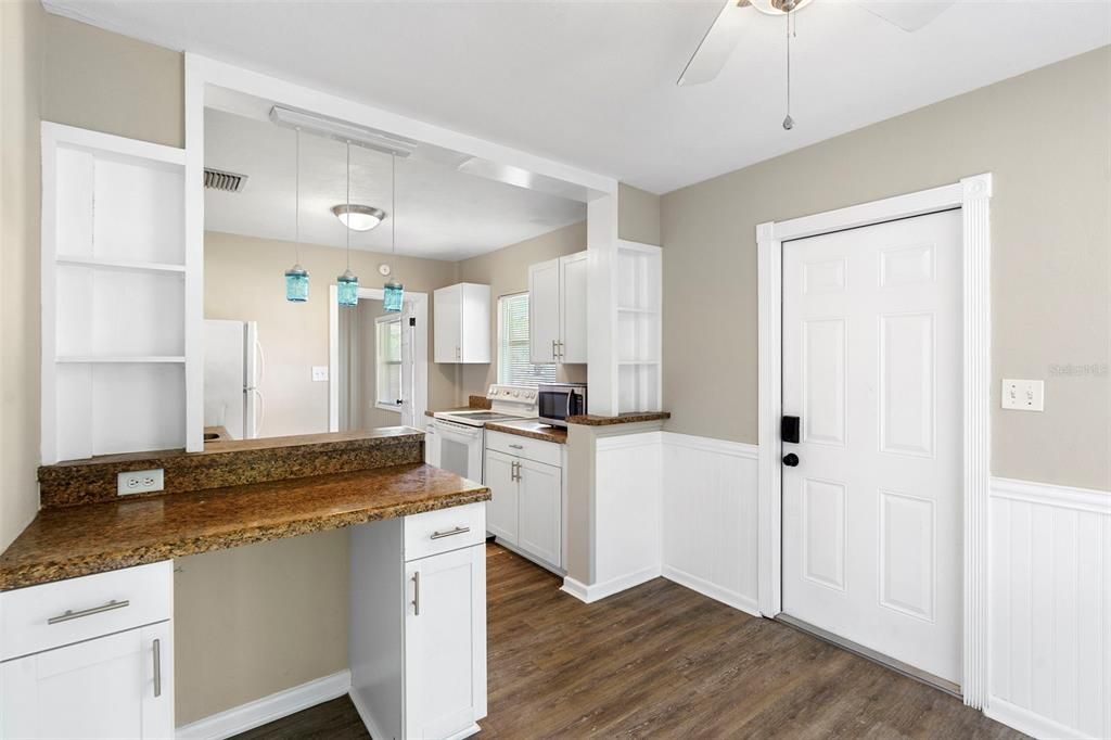 待售: $350,000 (3 贝兹, 1 浴室, 1334 平方英尺)