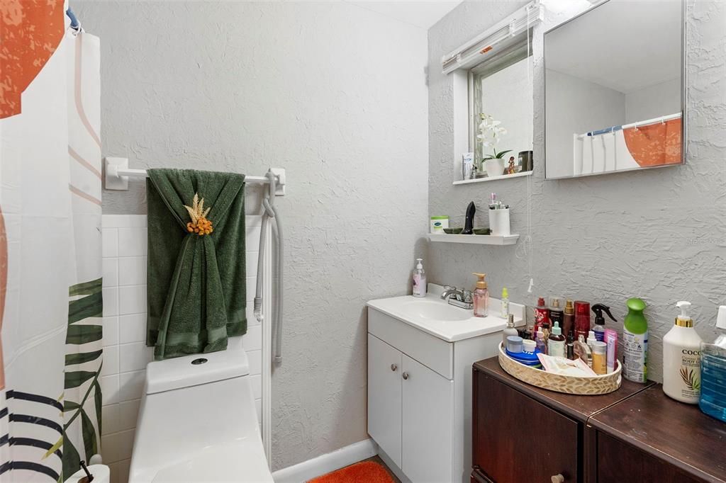 待售: $350,000 (3 贝兹, 1 浴室, 1334 平方英尺)