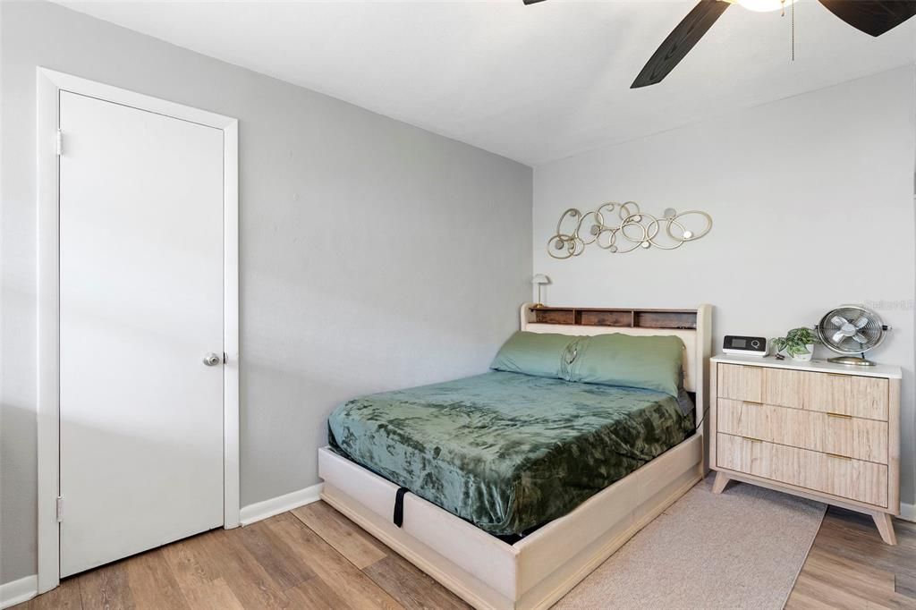 待售: $350,000 (3 贝兹, 1 浴室, 1334 平方英尺)