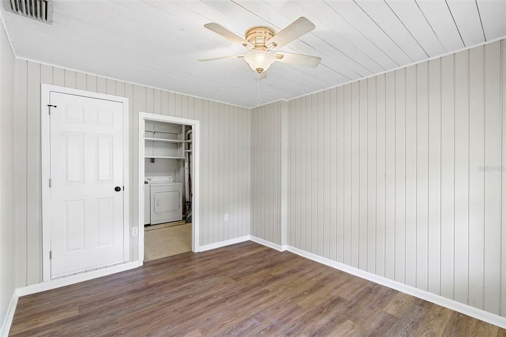 待售: $350,000 (3 贝兹, 1 浴室, 1334 平方英尺)