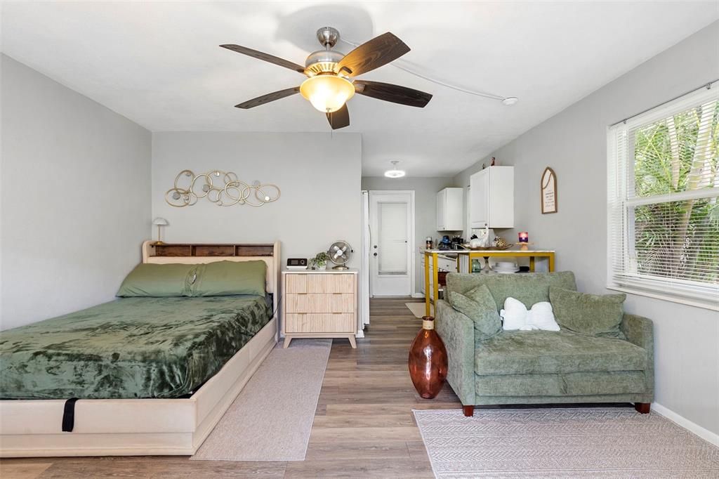 待售: $350,000 (3 贝兹, 1 浴室, 1334 平方英尺)